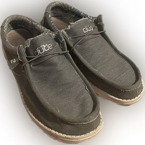 Men’s Hey Dude Stretch Iron Size 13